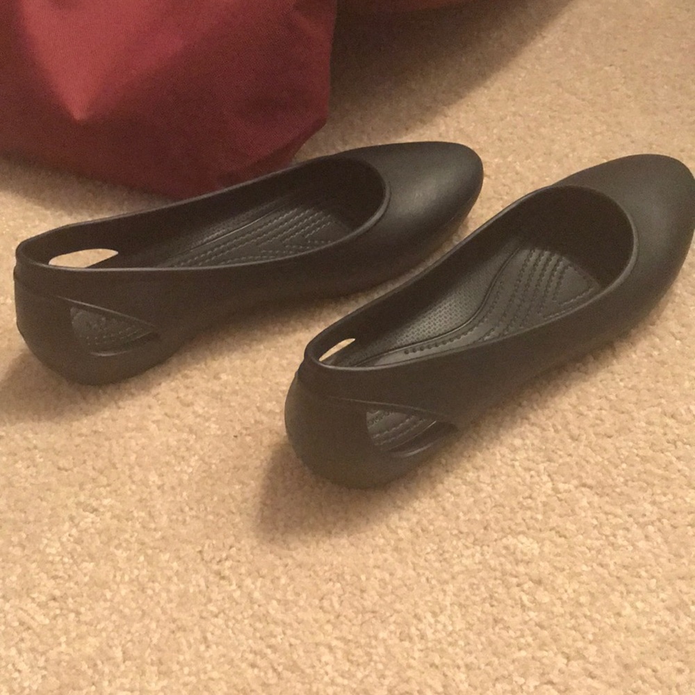 🌹 Never Worn Flat Crocs 🌹